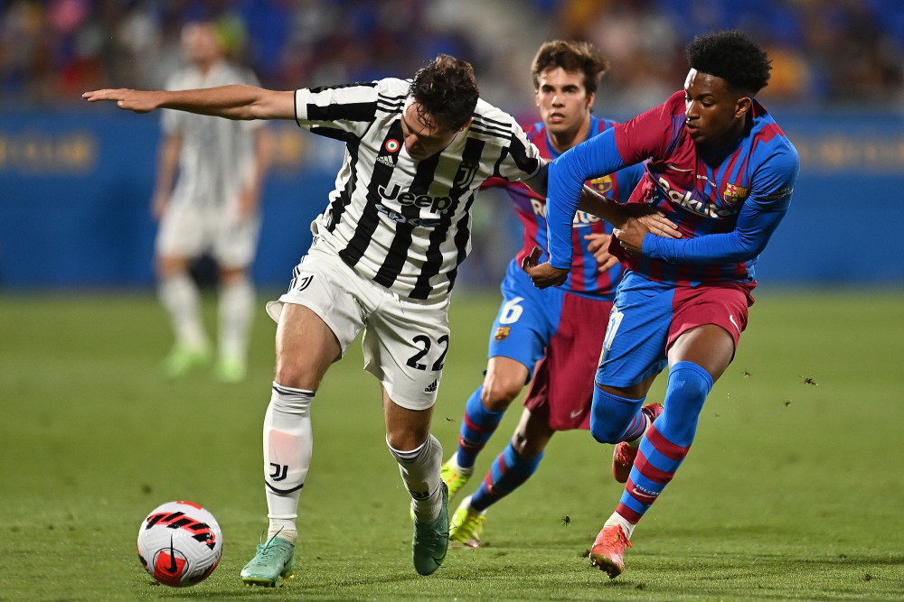 比利时完胜马赛，皮克统治全场